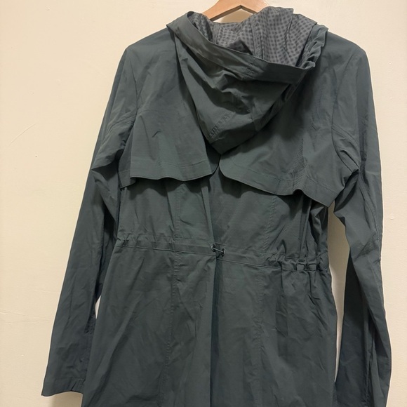 Athleta Overcloud Jacket Womens Navy Hood Nylon Zip Front Pocket Caped Size S - Picture 7 of 10